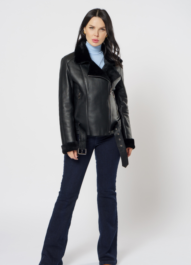 фото Женская дубленка косуха из овчины черного цвета модель № 5918