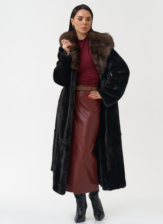 Норковая шуба с капюшоном из меха соболя