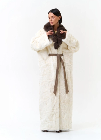 Длинная шуба с воротником из меха песца фото
