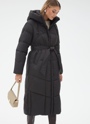 Женский пуховик с капюшоном и поясом