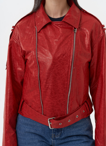 Красная куртка из натуральной кожи