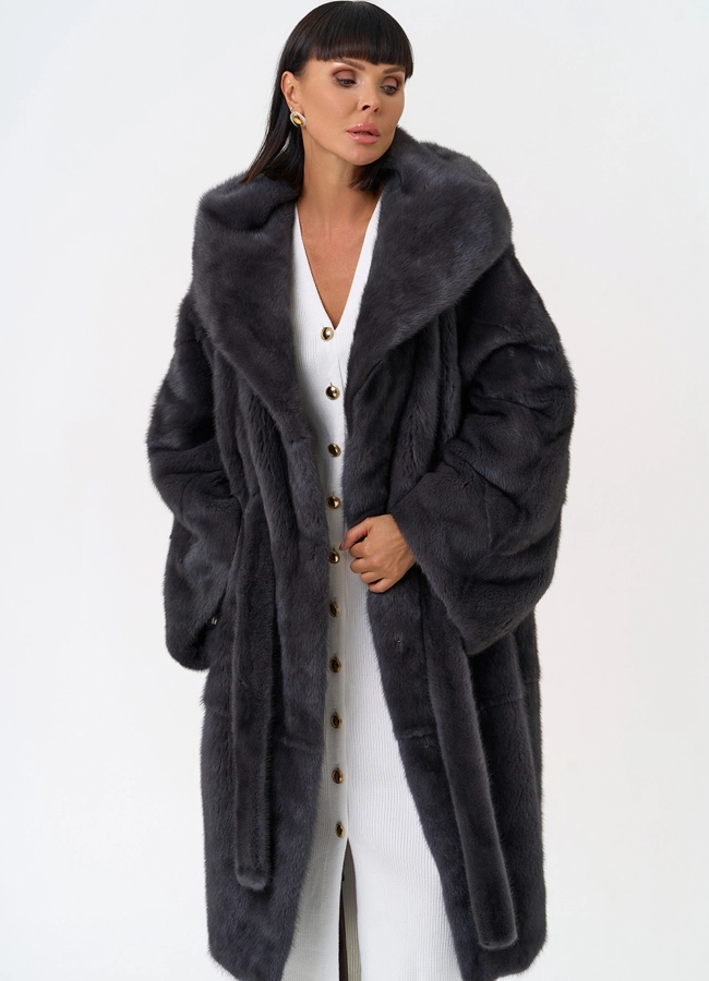 Женская шуба из меха норки с капюшоном  модель № 30673 универмаг малина