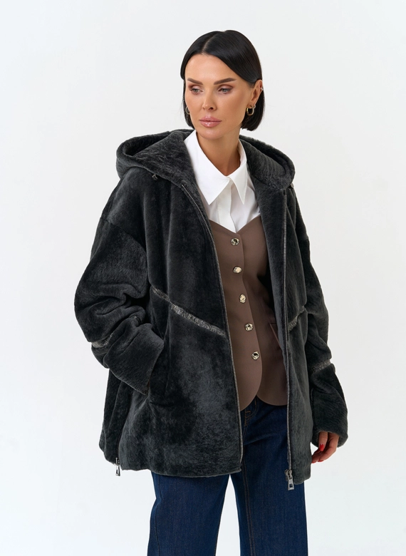 Женская натуральная дубленка с капюшоном фото