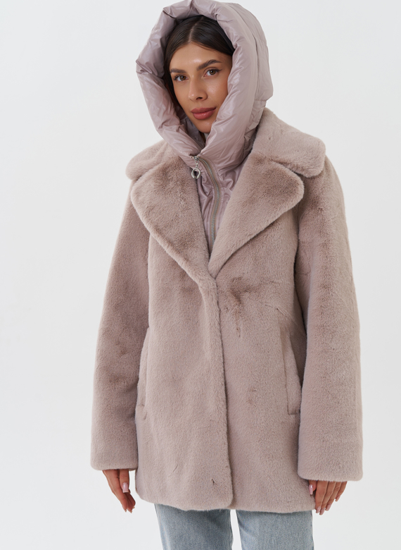 Женский пуховик из эко меха с манишкой