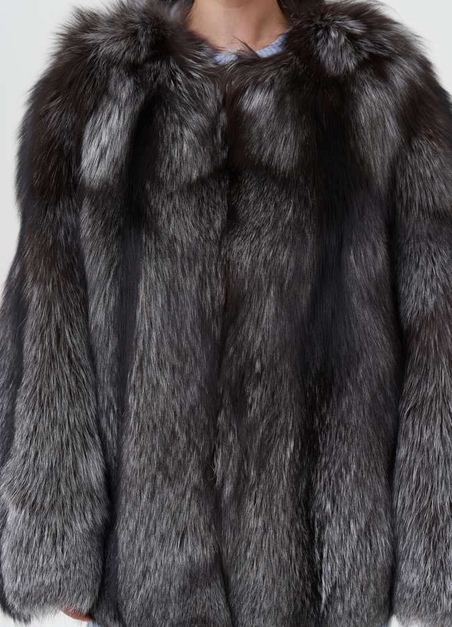 Шуба оверсайз из меха чернобурки модель № 27616 в рассрочку