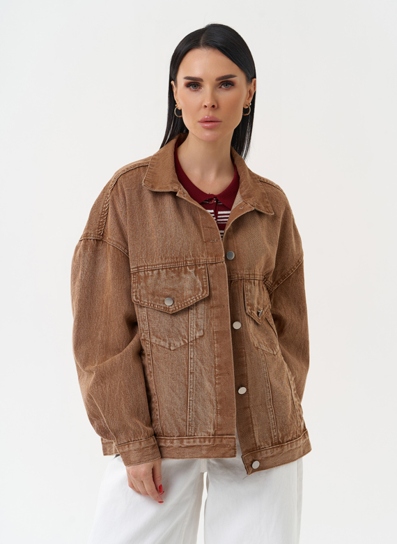Женская джинсовая куртка коричневого цвета