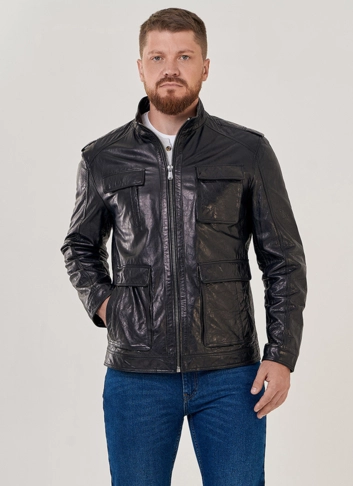 Кожаная куртка с накладными карманами