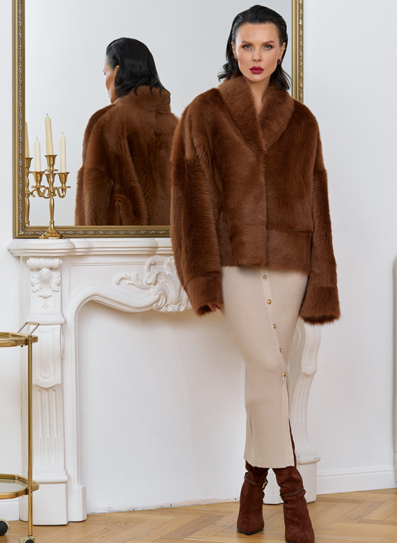 Яркая натуральная дубленка