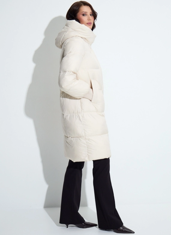 Женский пуховик с капюшоном фото