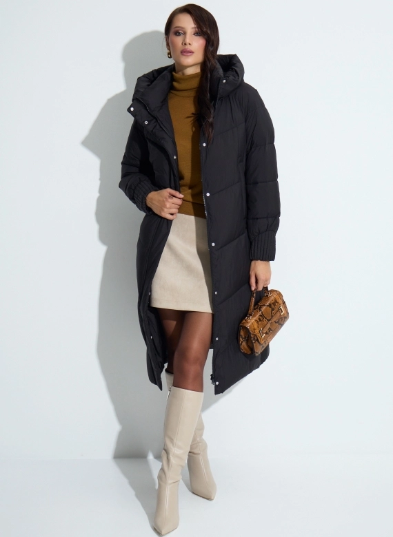 Женский пуховик с капюшоном фото