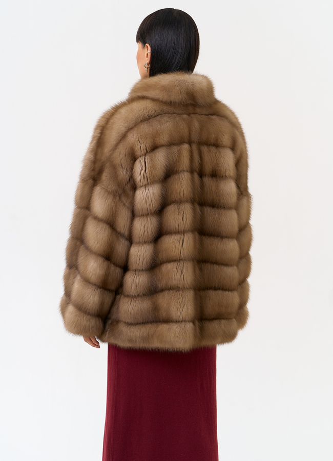 Женская шуба из куницы с воротником модель № 31550 универмаг малина