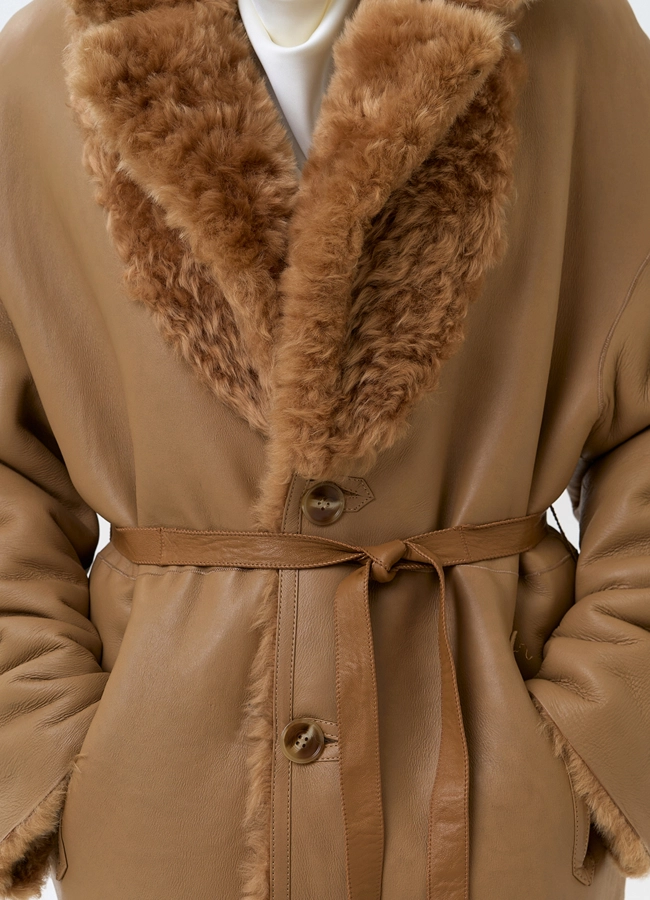 Двусторонняя женская дубленка из овчины модель № 31987 универмаг малина