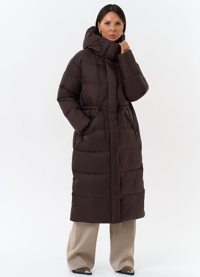 Женский пуховик коричневого цвета с капюшоном модель № 31936 меха малина
